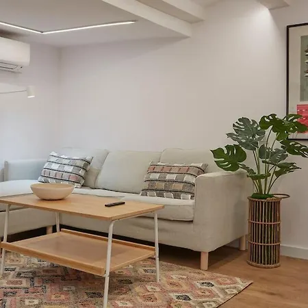 Acogedor Apartamento En El Eixample Barcelona Exterior photo